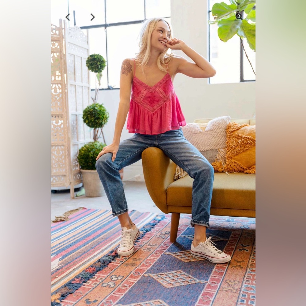Coco+Jaimeson Pink Lace Trim Cami Top